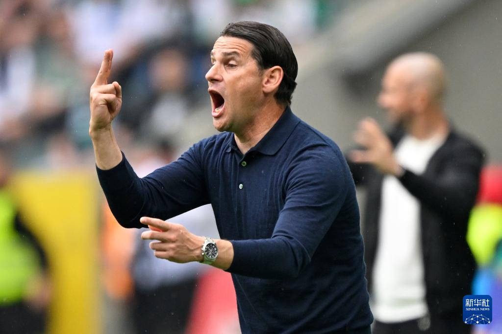 门兴格拉德巴赫迎社区盾关键赛，关键时刻单刀错失，信心回归，年轻球员得到机会的简单介绍-爱游戏下载